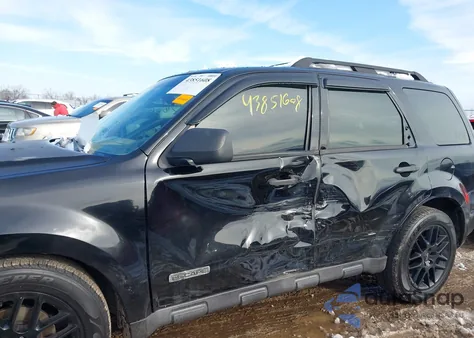 2008 Ford Escape Xls/Xls Manual z USA, uszkodzony, nr VIN 1FMCU02Z38KB26409